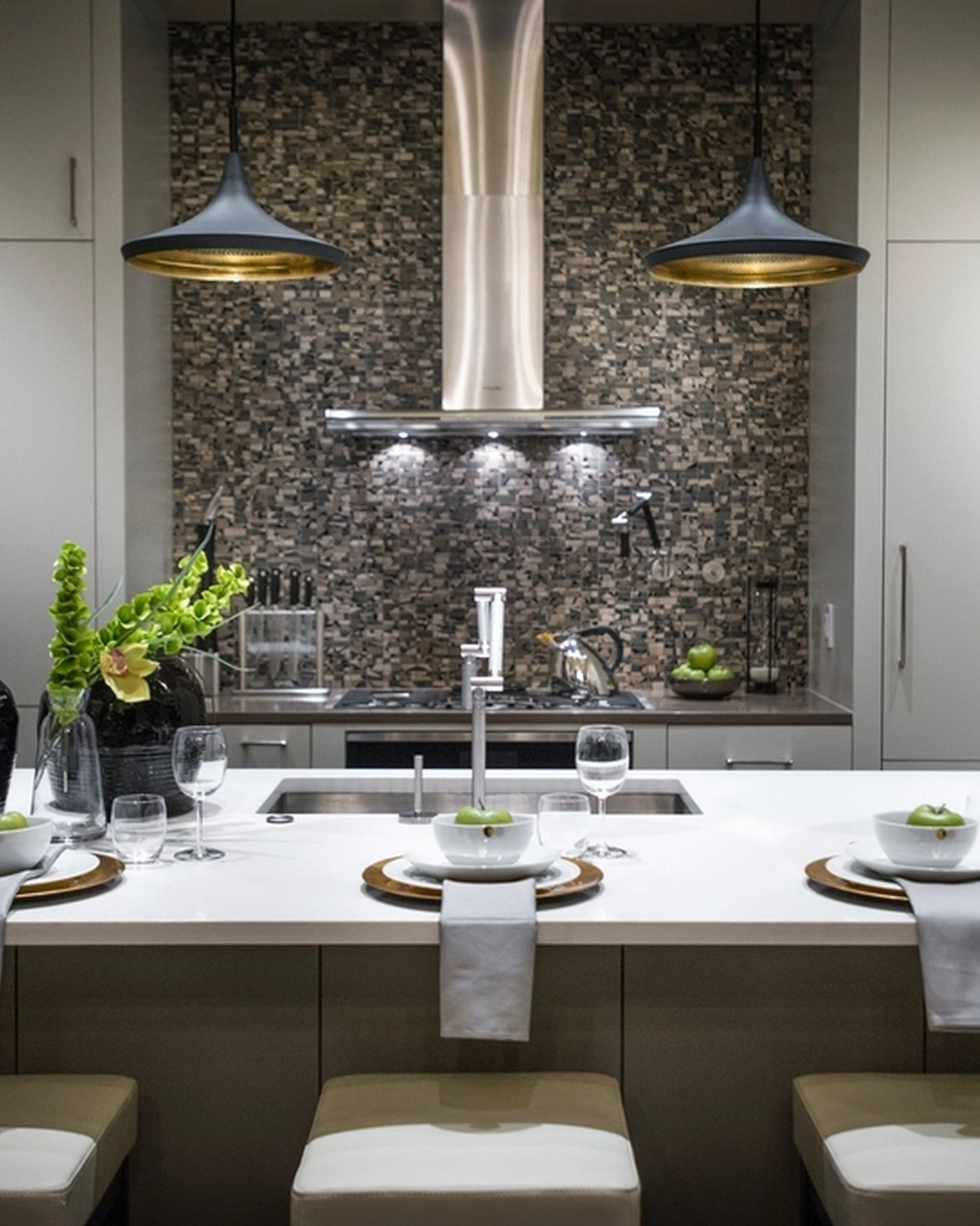 Modern Ghanaian home by Tranquil Tides Designs